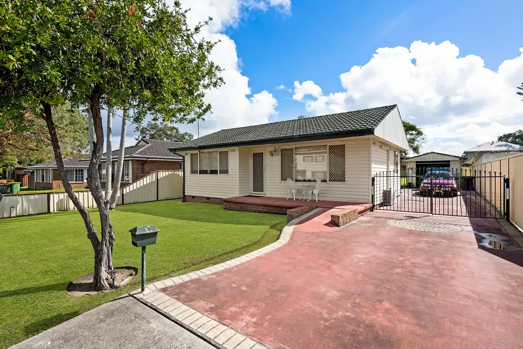 Neat & Tidy 2-Bedroom Cottage in a Convenient Location