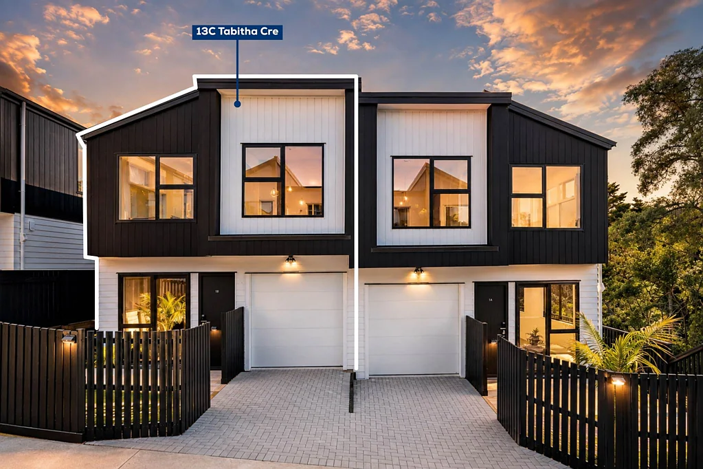 Henderson 4 Bedroom Brand New 4-Bedroom Home + Extra Parking