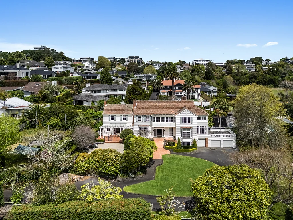 Remuera 6Zimmer A 'Gummer and Ford' + 6,731m2 of Victoria Ave