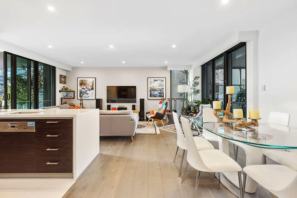 East Perth 2Phòng ngủ Elegant Riverside Living in the Prestigious Adagio Complex