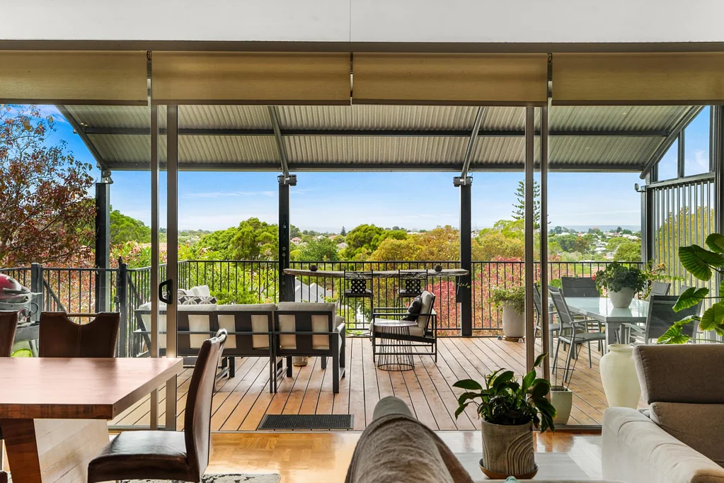 Mount Hawthorn 5房  TIMELESS CHARM AND MODERN LUXURY