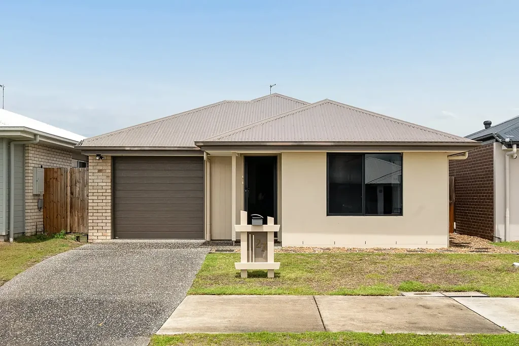 South Maclean 3房 主屋 + 祖母房 = 每周 $930+ 租金潜力 Main Home + Granny Flat = $930+ Week Rental Potential