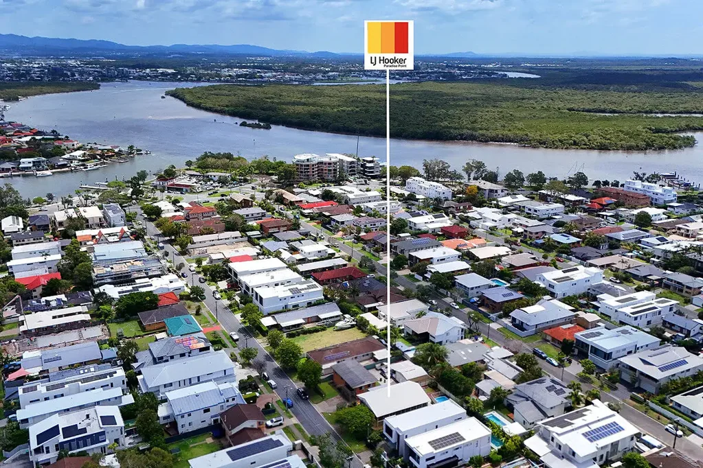 Paradise Point 4ਬੈੱਡਰੂਮ Rare Renovation and Townhouse Development Opportunity, Residential B block