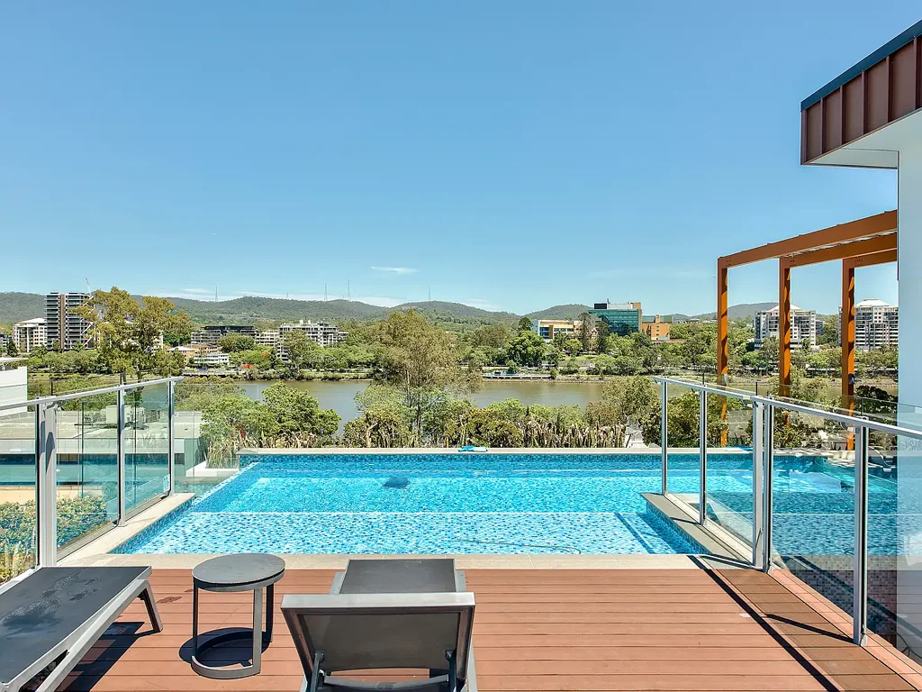 West End 2房 The One West End 豪华公寓 现代装修 朝北阳台 石材厨房 主卧套 顶楼泳池 安全停车 THE ONE WEST END – Luxury Living in the Heart of West End