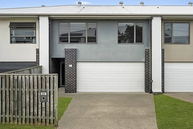 Yarrabilba 4 Bedroom NO BODY CORPORATE | 260m² OF INTERNAL SPACE | MOVE-IN READY