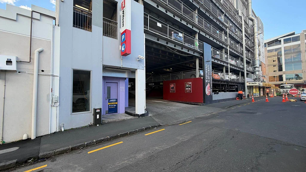 Newmarket  AFFORDABLE RETAIL/SERVICE SPACE - PRIME LOCATION