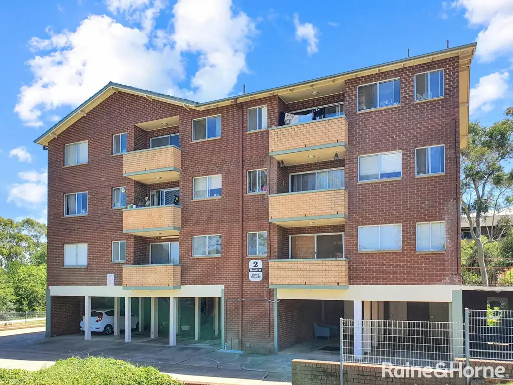 Queanbeyan East 2 Bedroom Updated 2-bedroom 2-balcony unit with views near town