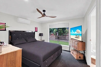 Southside 4房 Welcome to our 09-9.30am Open Home on Saturday.29th August. Elevated Living with Space, Style & Solar