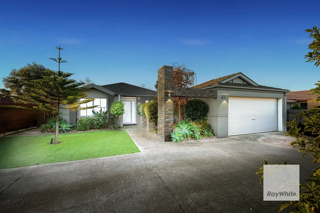 8 Perret Walk, Sydenham, VIC 3037