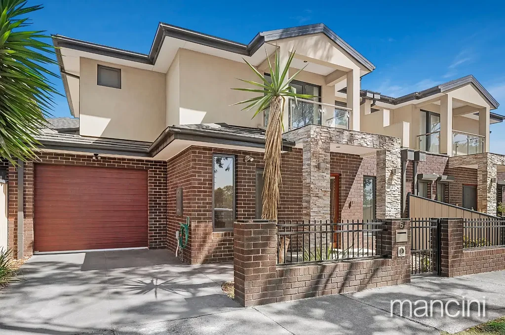 Altona North 3غرفة نوم Stylish Townhouse with Single Garage