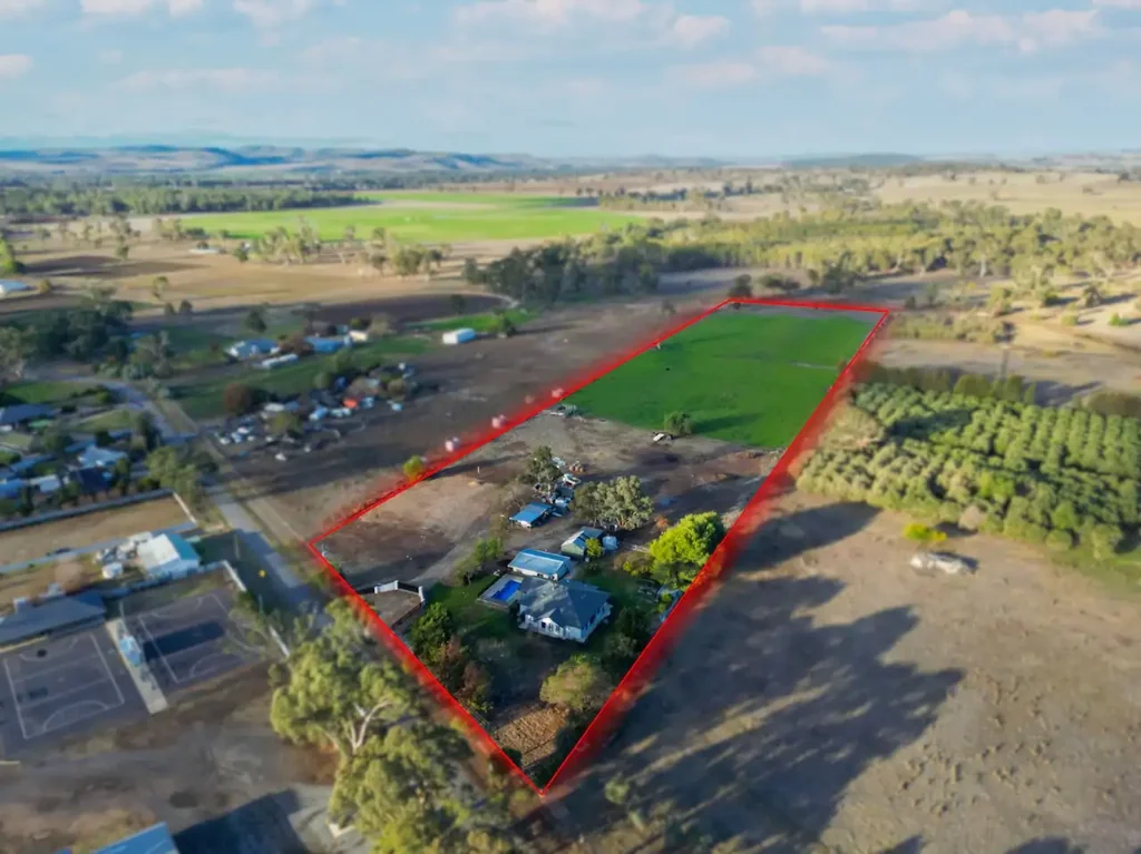 Gumly Gumly 4房  10 ACRES - ONLY MINUTES TO THE CBD