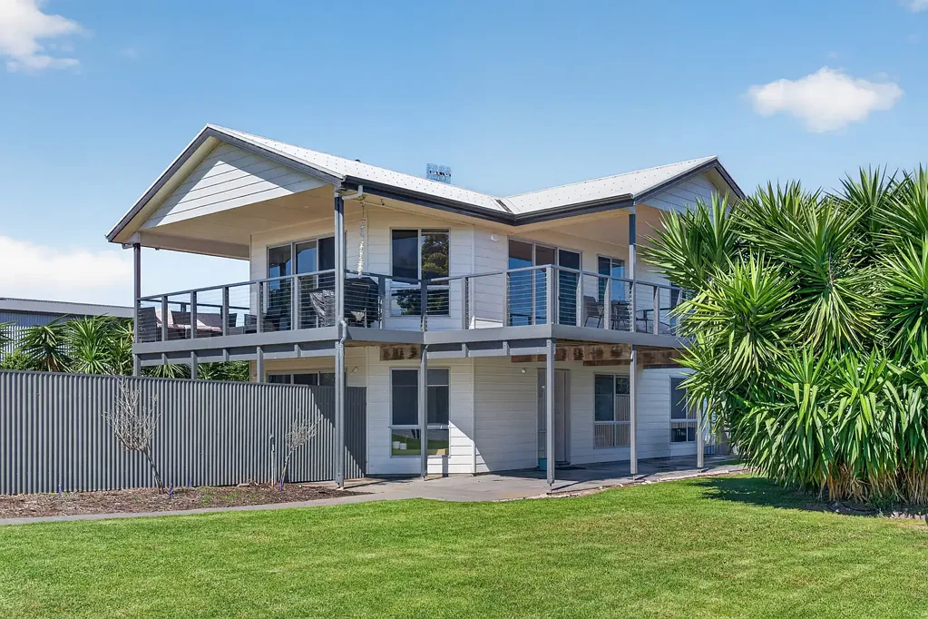 Hindmarsh Island 4ਬੈੱਡਰੂਮ Elevated Living with Sweeping River & Coastal Views