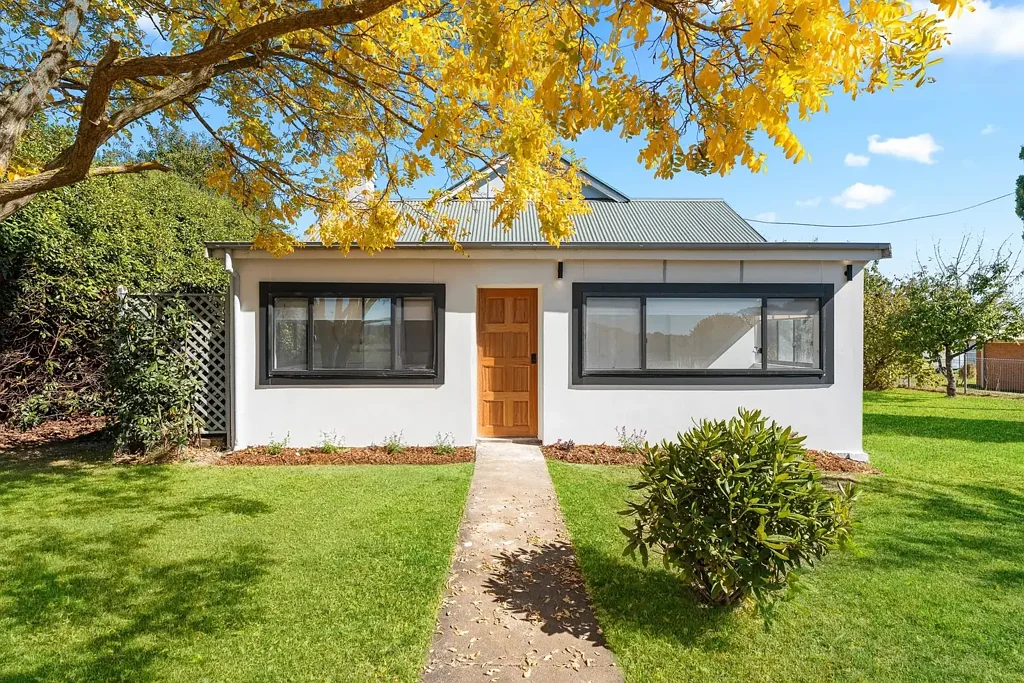 Crookwell 4chambre Timeless Charm, Modern Living, A Crookwell Lifestyle Awaits