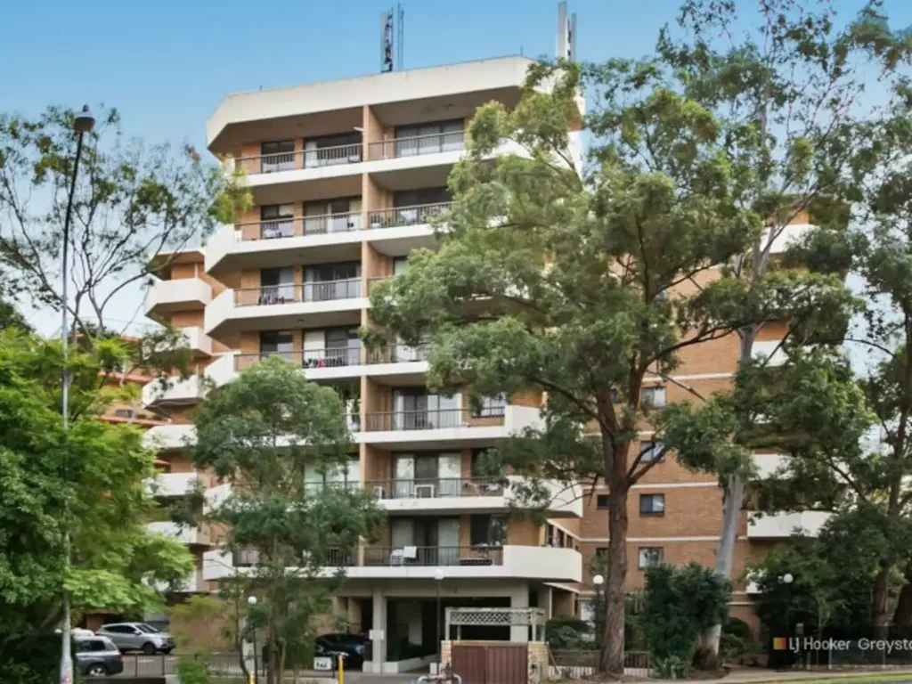 WELL POSITIONED 2 BEDROOM UNIT
