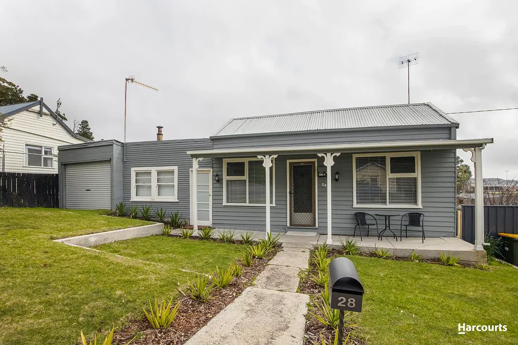 Charming Modern Cottage with Spacious Living