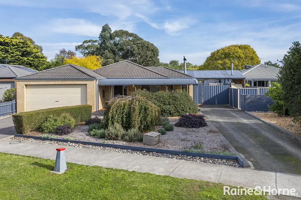 New Gisborne 4 Bedroom Comfortable Family Living on a Generous Block with Outstanding Entertaining