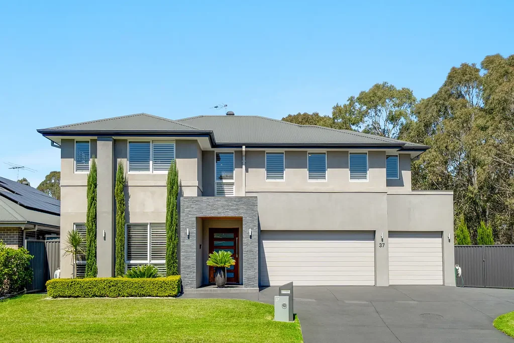 Kellyville 6 Bedroom Premium Family Residence