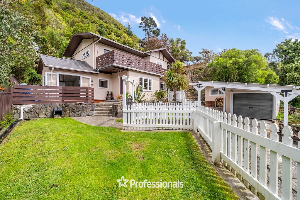 Te Marua 4部屋 4 Bed 2 Bath For $635K?!!  View Now