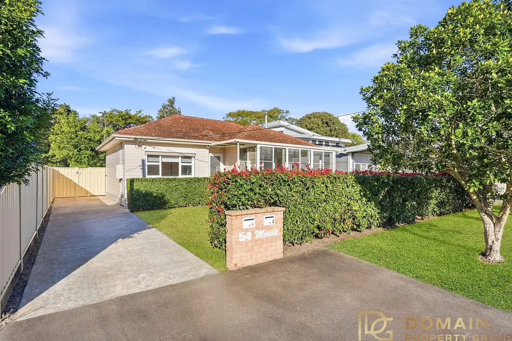 Woy Woy 4 Bedroom DUAL INCOME INVESTMENT WITH TWO SEPARATE DWELLINGS