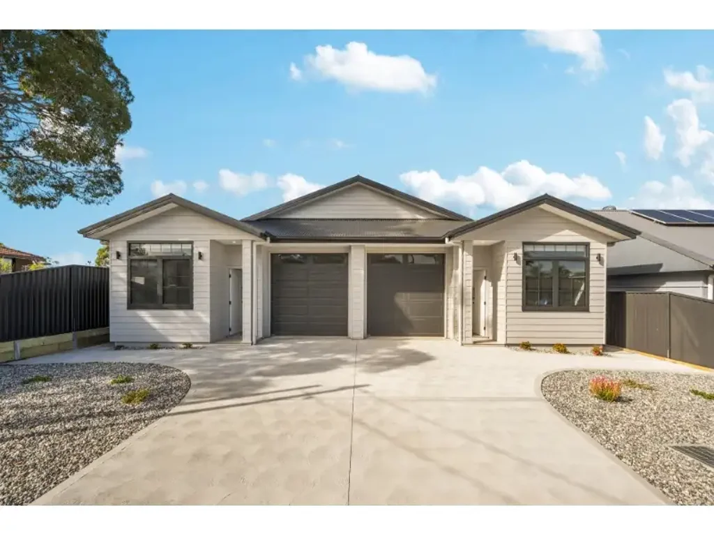 BRAND NEW 3 BEDROOM LUXURY DUPLEX