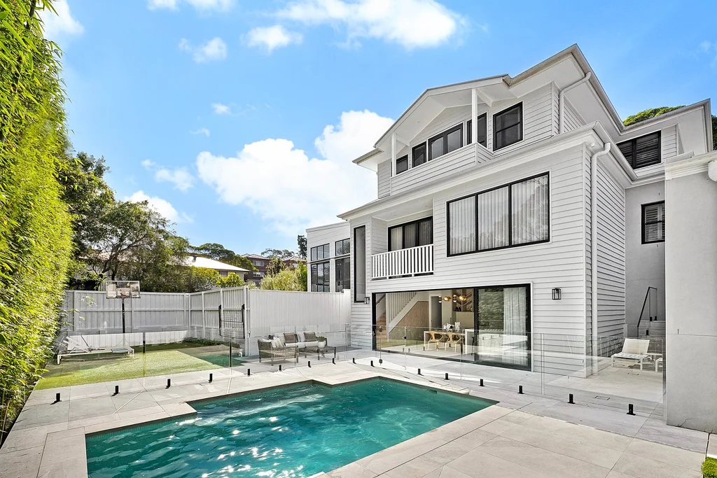 Lane Cove 5房 Lane Cove Village 旁豪华家庭娱乐住宅 Luxurious Family Entertainer Moments From Lane Cove Village