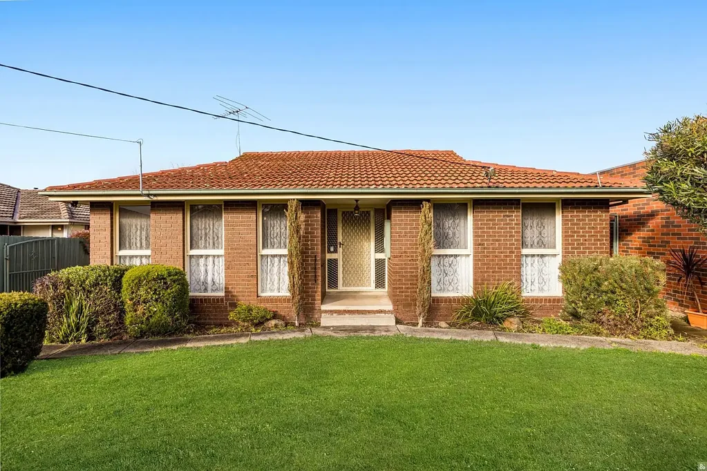 Thomastown 3房 空间、灵活性与卓越停车设施 Space, Flexibility & Exceptional Car Accommodation