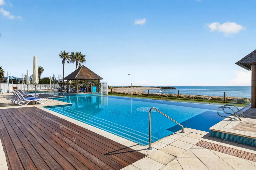 Mandurah 3ਬੈੱਡਰੂਮ Why: Because this exclusive marina address offers exceptional ocean views and a premium position to appeal to all