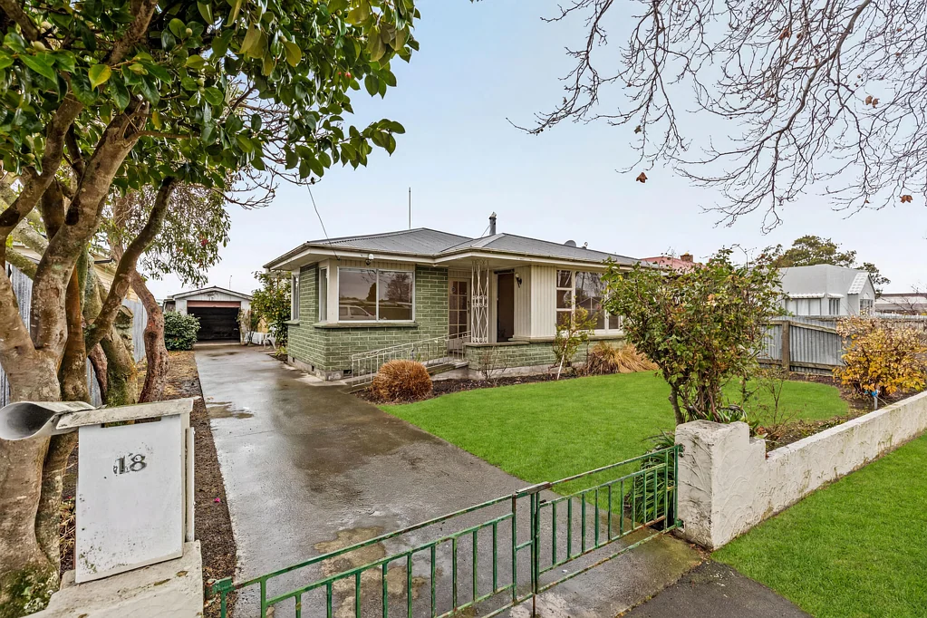 Rangiora 2chambre Packed with potential in a prime location