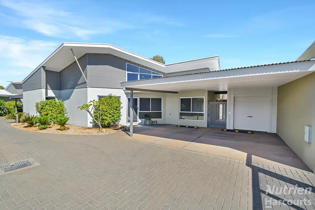 East Side 3ਬੈੱਡਰੂਮ Immaculate, Secure & Surprisingly Spacious