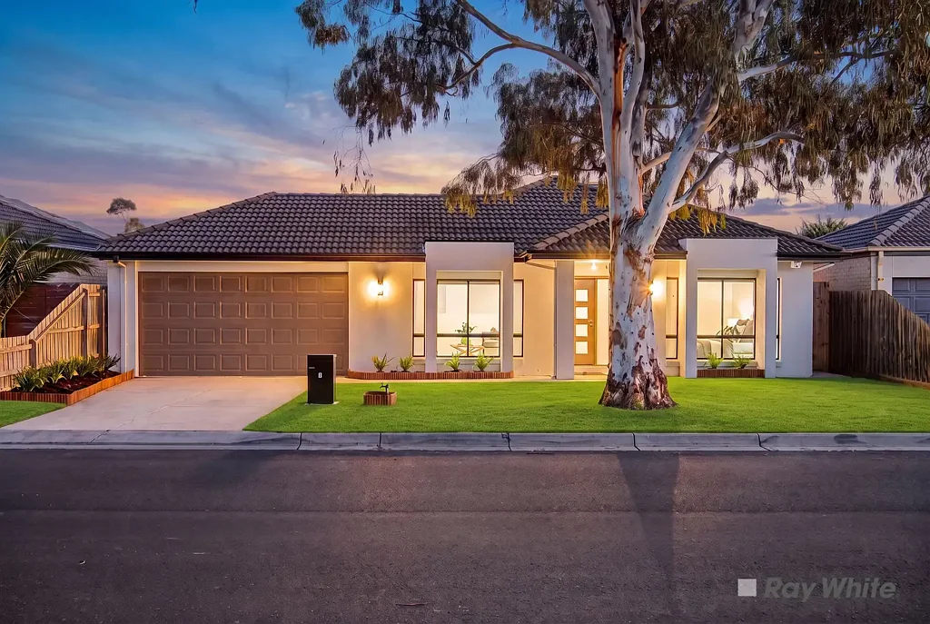 Lynbrook 4房 Lynbrook 中心地带的舒适家庭生活 Comfortable Family Living in the Heart of Lynbrook