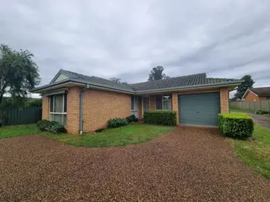 Tidy 3 Bedroom Unit