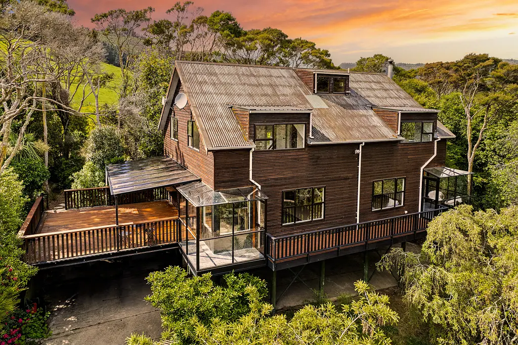 Waitati 5房  Sunlit Sanctuary in the Treetops