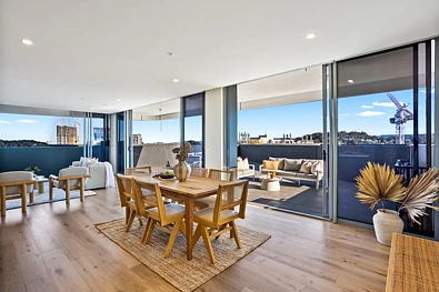 Wollongong 3 Slaapkamer Luxury CBD Residence with an Expansive Private Courtyard