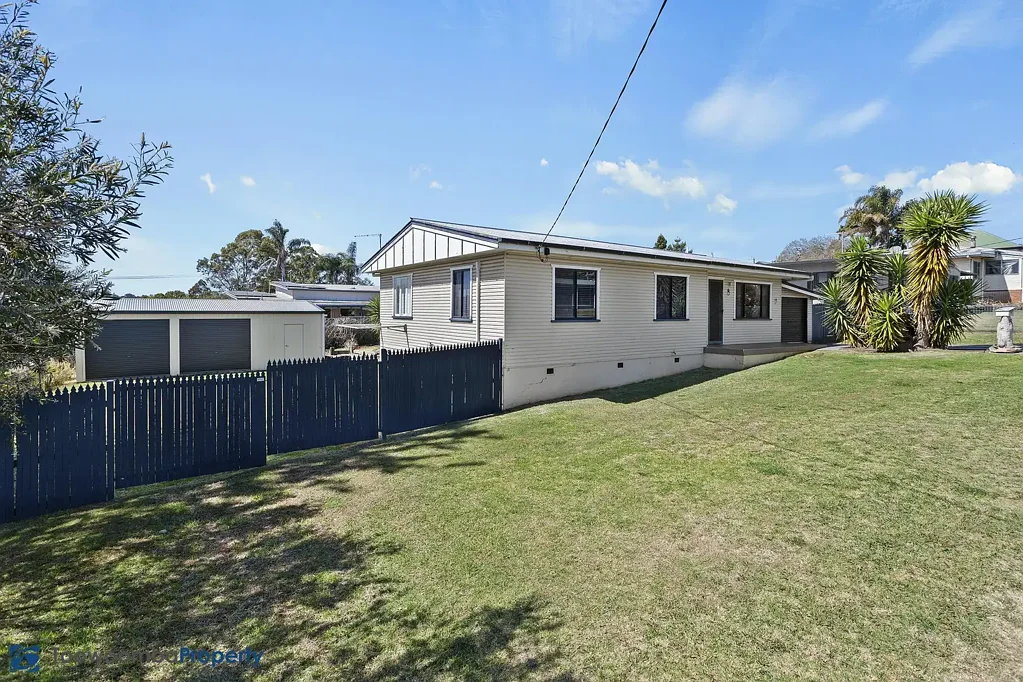 Close to City Centre with huge ADDITIONAL SHED!