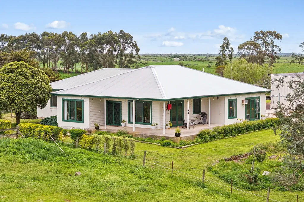Beeac 'Swetham' – Horses, Cattle and an Abundance of Accommodation