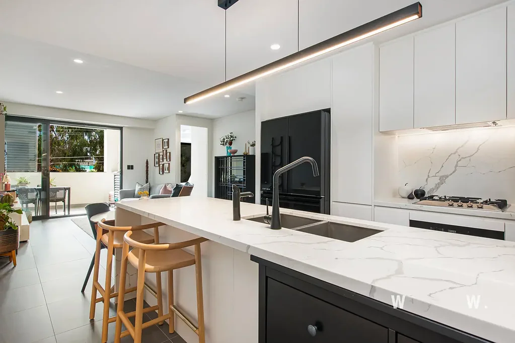 Drummoyne 2कमरा Sophisticated East-Side Living with Space and Style