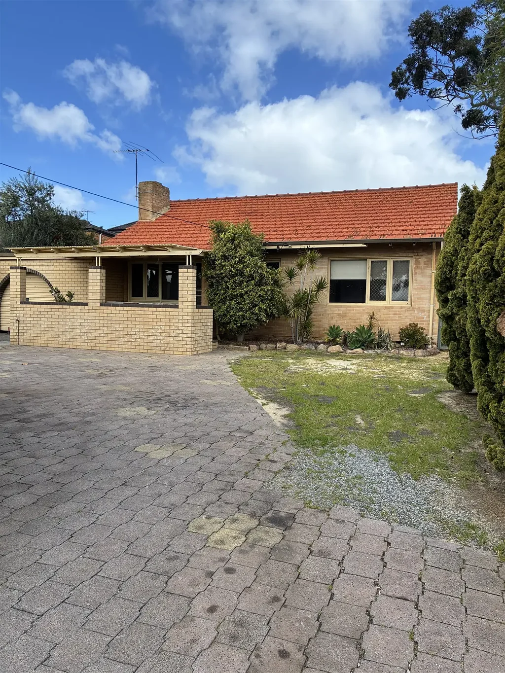 Cosy Karrinyup Home