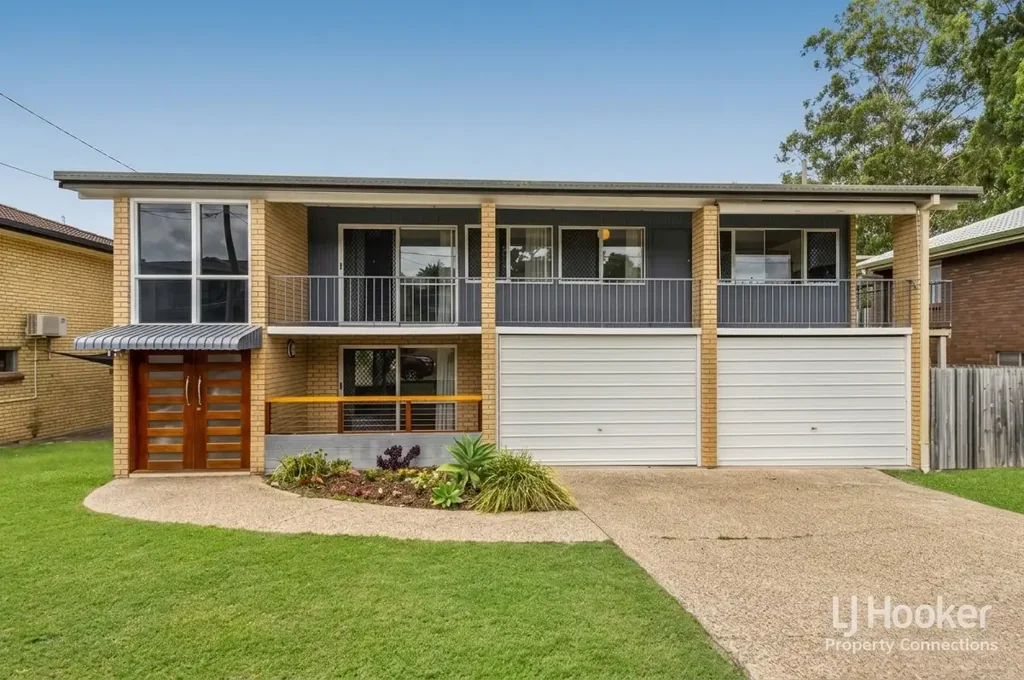 Albany Creek 3房 现代家庭生活，宽敞、时尚且具备双重居住潜力 Modern Family Living with Space, Style & Dual-Living Potential