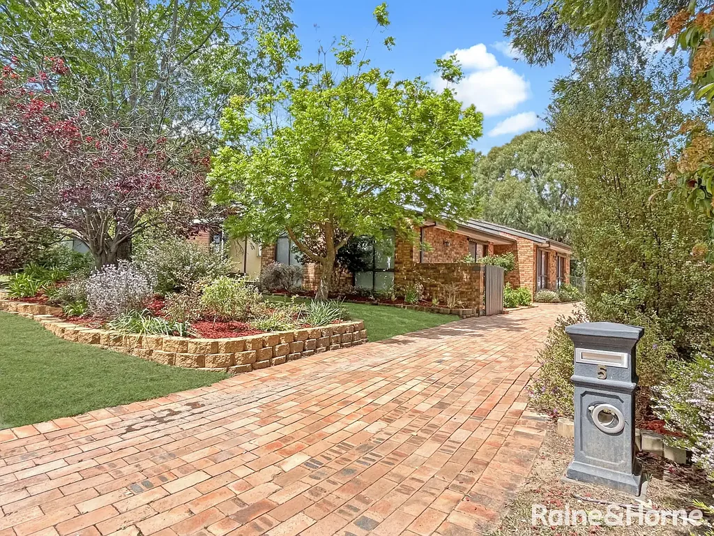 Queanbeyan West 3房  Beautiful Family Friendly home in a great location