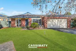 13 Woodchase Court, Cranbourne East