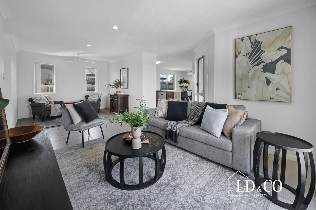 Andergrove 4Habitaciones Spacious Family Flexibility with Multiple Living Zones on Easy Care Block