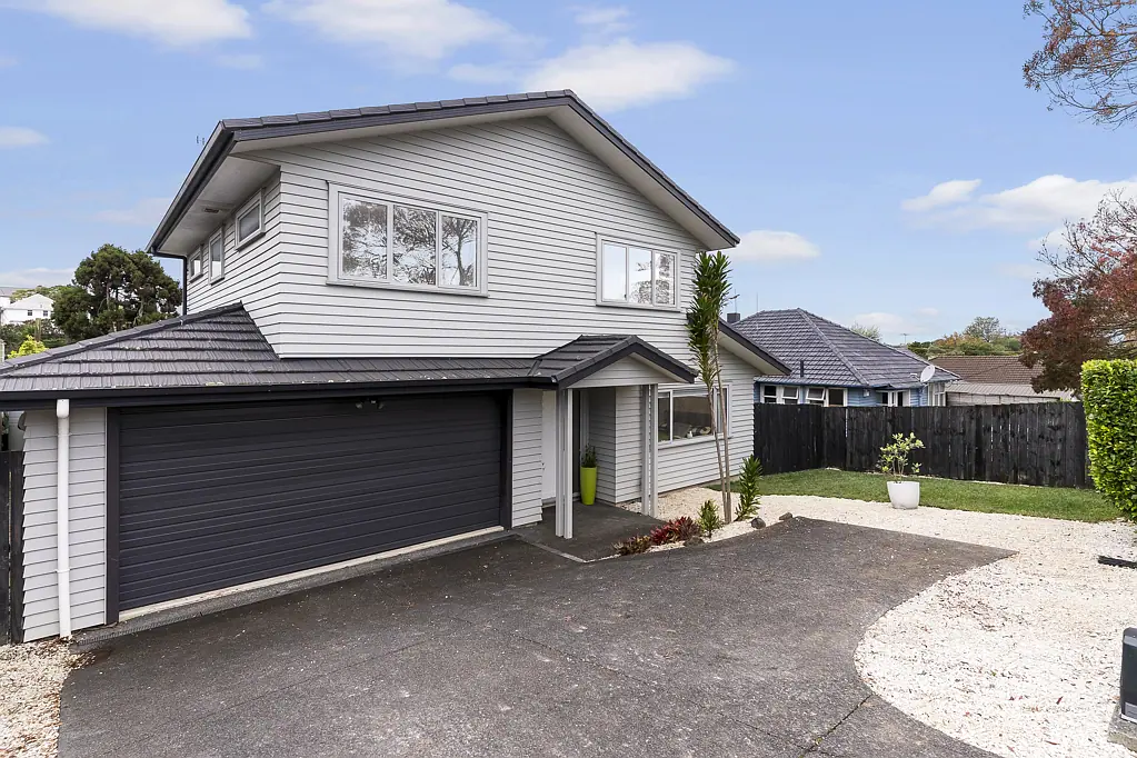 Glen Innes 4Kwarto Modern Family Living | Impressive Section