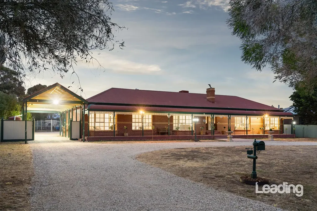 Diggers Rest 4 Bedroom YOU WONT FIND ANOTHER LIKE THIS!