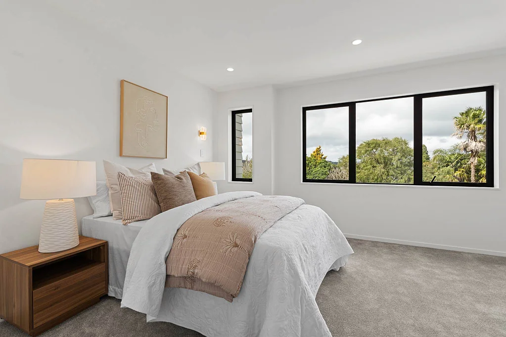 Hobsonville 5Habitaciones 29 Scott Rd $999,000  &  27 Scott Rd $1,049,000