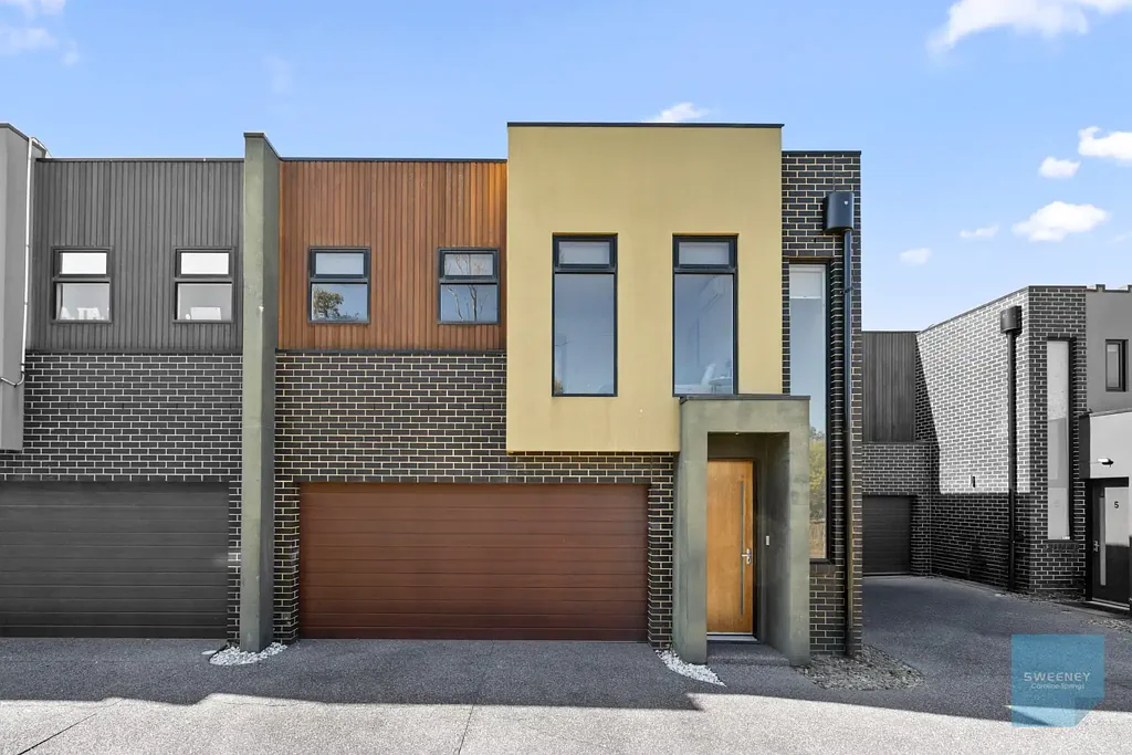 4/5-6 Chelsworth Place, Caroline Springs, VIC 3023