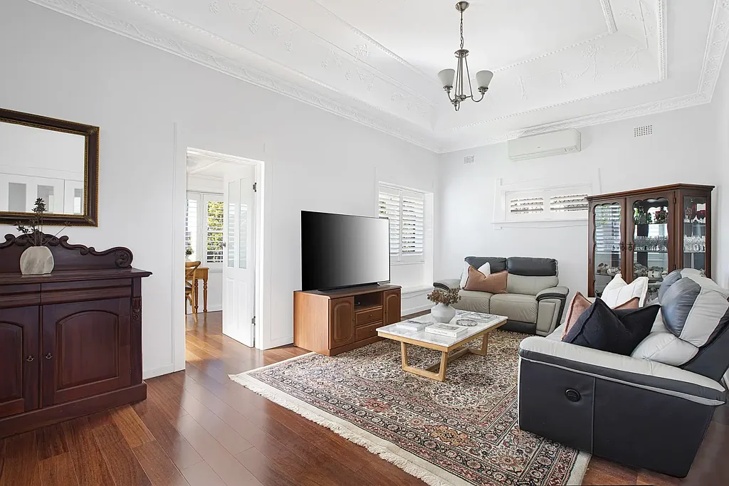 Russell Lea 2Habitaciones For Sale $2,950,000