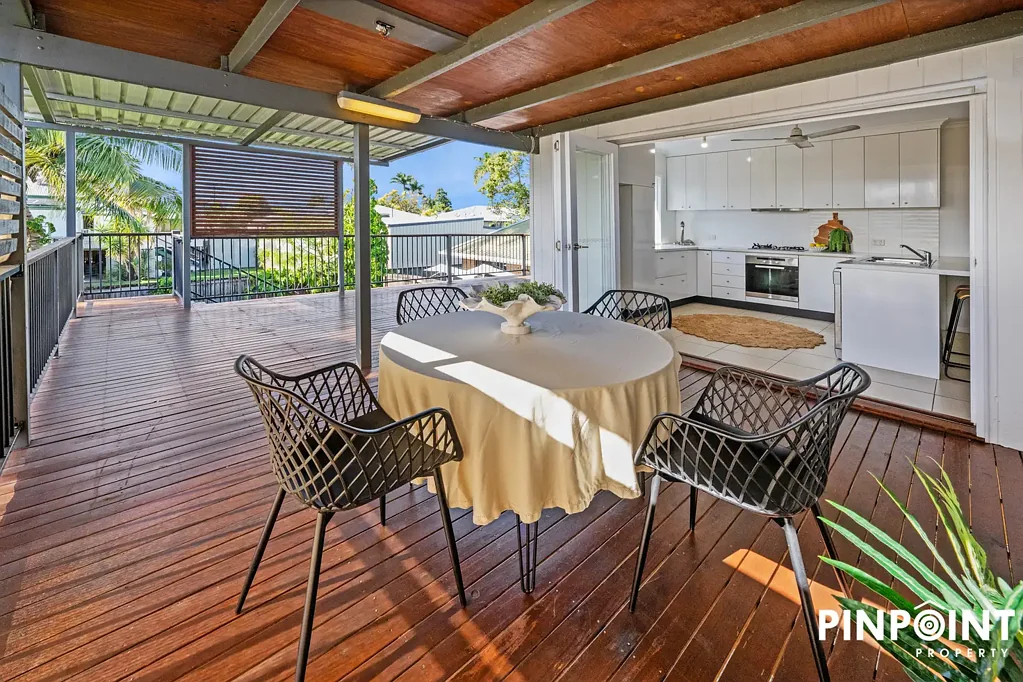 Mackay 3कमरा "Cottage Charm in the Heart of the City"