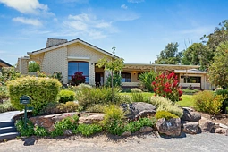 22 Broadmeadow Drive, Flagstaff Hill