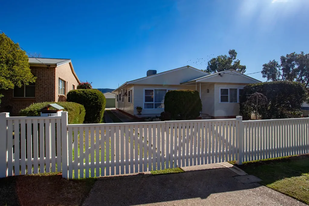 11 Arthur St, Wellington, NSW 2820