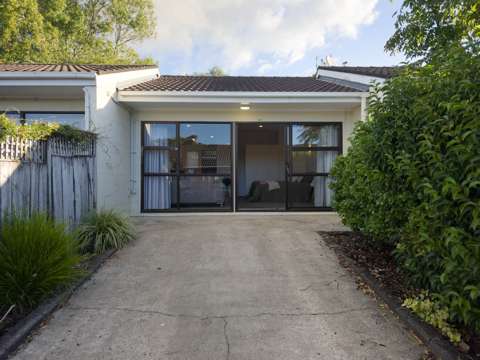 Henderson 1部屋 Perfect Starter or Investment Opportunity